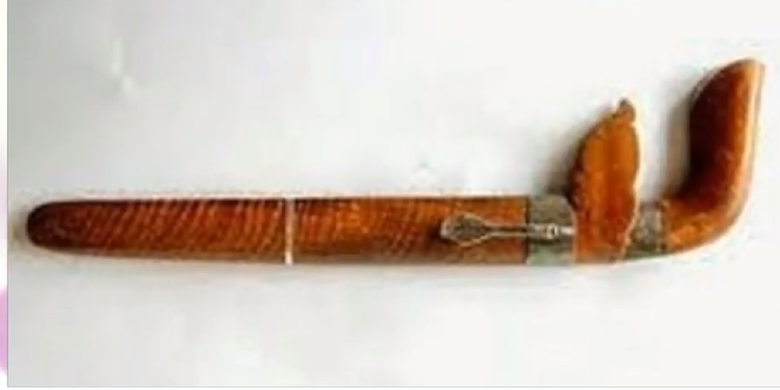 [Tangkapan Layar] senjata tradisional Sulawesi Tengah, Pasatimpo