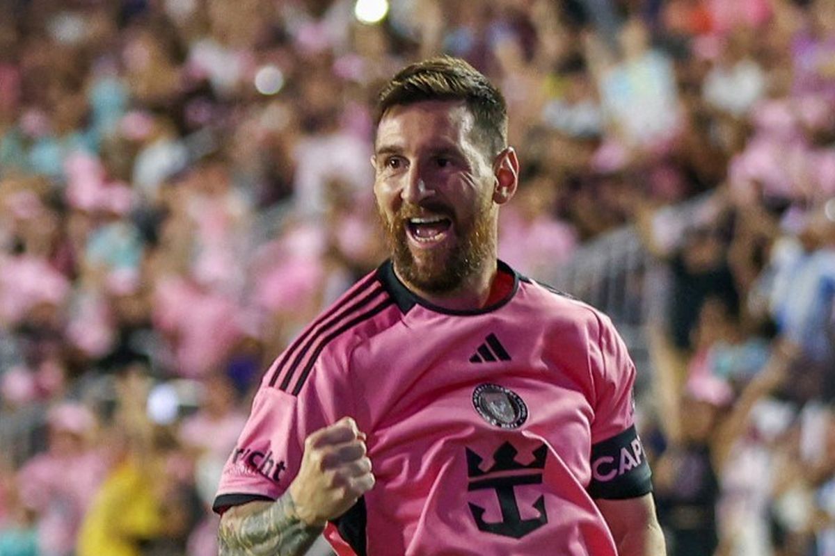 Lionel Messi dengan seragam Inter Miami akan berlaga di Piala Dunia Antarklub 2025. Simak link live streaming dan cara nontonnya.