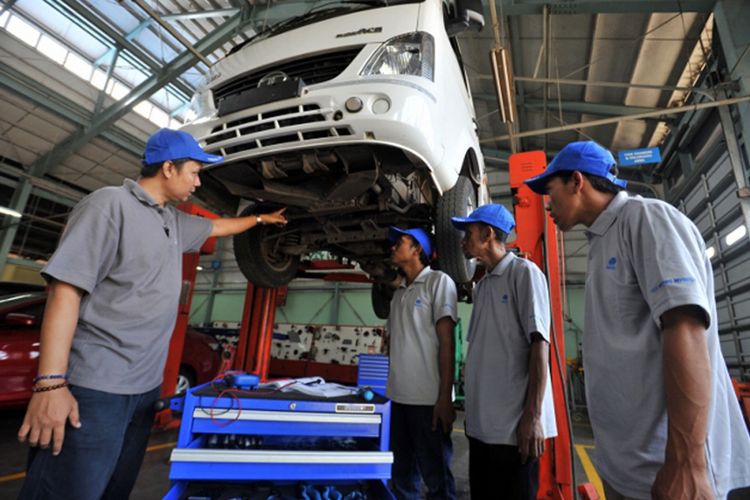 Ilustrasi servis kendaraan Tata Motors.