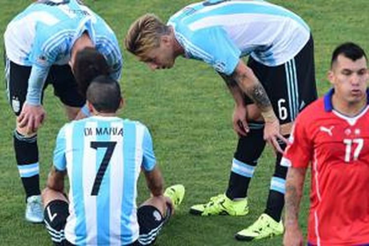 Angel Di Maria mengalami cedera pada laga final Copa America 2015 antara Argentina dan Cile, Sabu ((4/7/2015). 