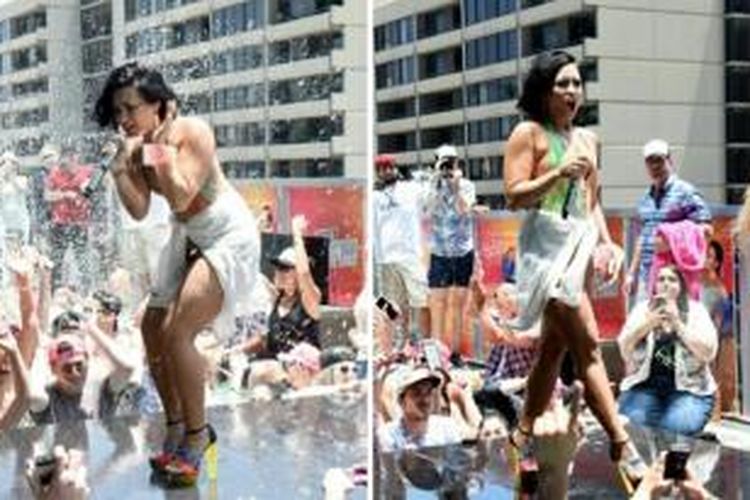 Demi Lovato tampil pada pesta kolam renang di WaterMarke Tower, Los Angeles, California, Minggu (5/7/2015) waktu setempat dalam rangka mengenalkan single barunya, Cool for The Summer.