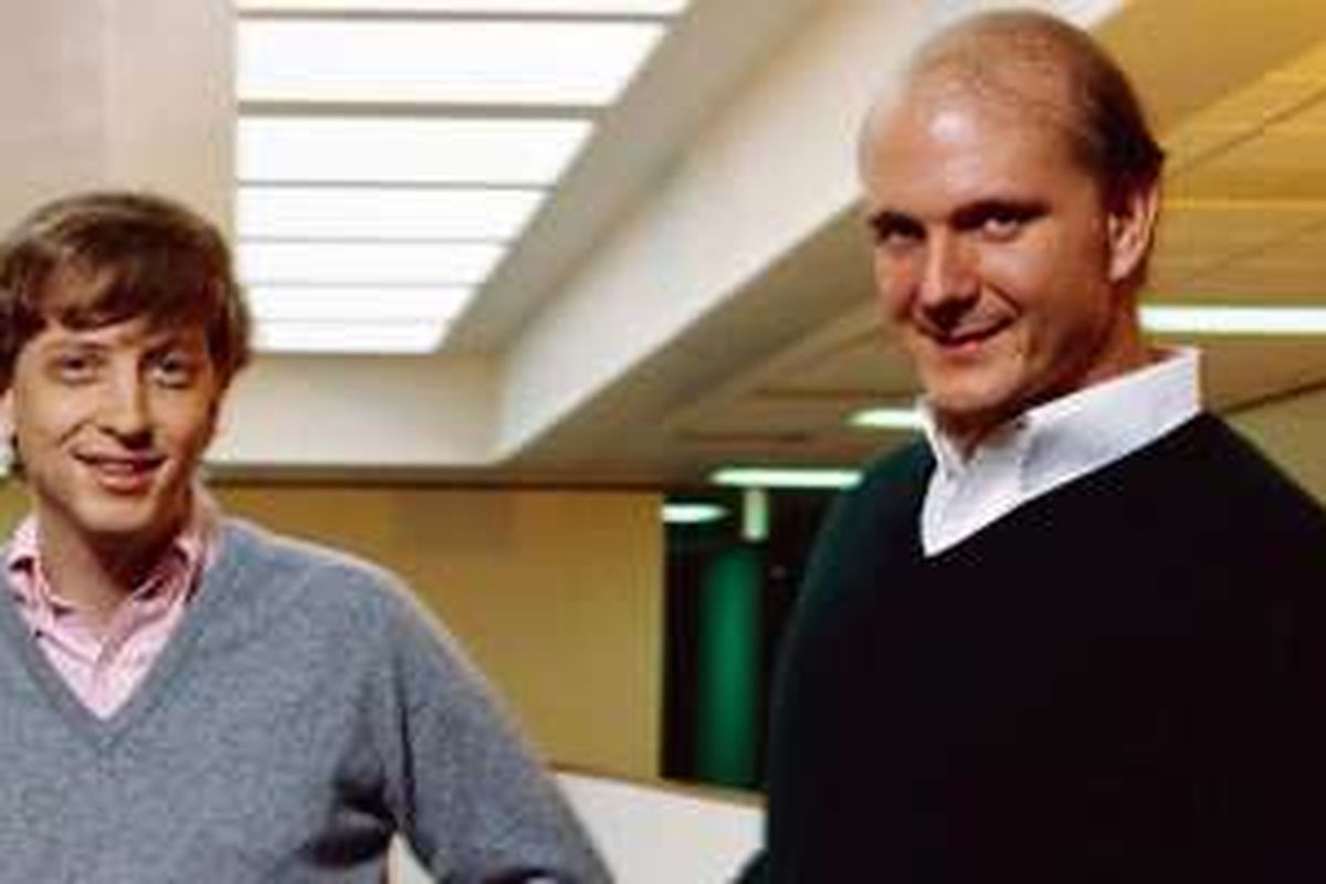 Bill Gates (kiri) dan Steve Ballmer (kanan) di tahun 1980-an.