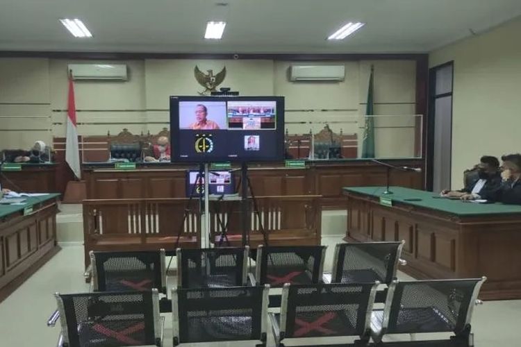 Sidang dugaan korupsi dengan terdakwa hakim nonaktif PN Surabaya Itong Isnaeni di Pengadilan Tipikor Surabaya, Selasa (27/9/2022). ANTARA/HO-SN