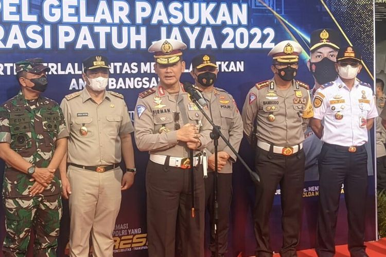 Kepala Korps Lalu Lintas (Korlantas) Polri Irjen Firman Santyabudi usai gelar pasukan Operasi Patuh 2022 di Mapolda Metro Jaya, Senin (13/6/2022).