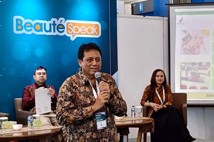 I Gusti Ngurah Bagus Kusuma Dewa, S.Si, Apt, MPPM, direktur pengawasan kosmetik Badan Pengawas Obat dan Makanan (BPOM), dalam acara Beaute Speak di Cosmobeaute, ICE BSD, Tangerang, Banten, Kamis (9/10/2025).