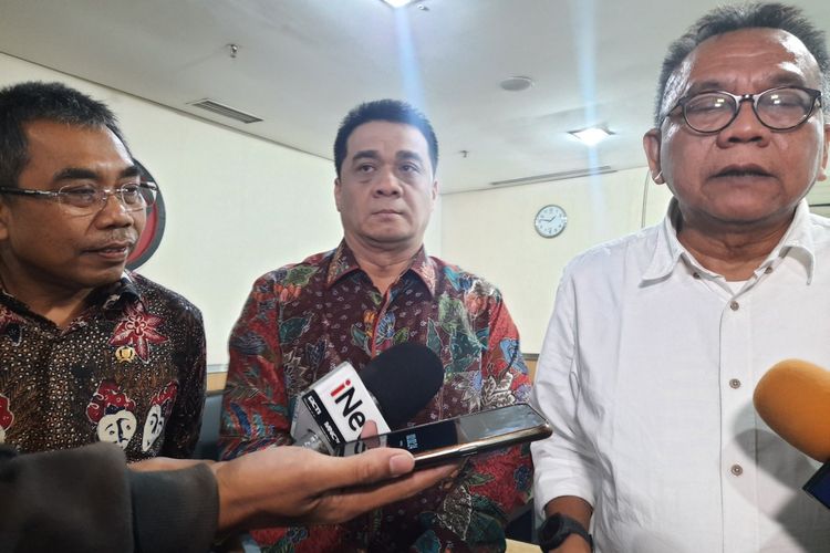 Calon Wakil Gubernur DKI Jakarta Ahmad Riza Patria saat kunjungan ke Fraksi PDI-Perjuangan, Rabu (5/2/2020)