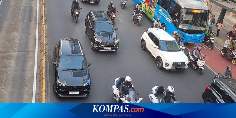 Usai Bertemu Paus Fransiskus, Jokowi Pulang Naik Mobil Innova Zenix