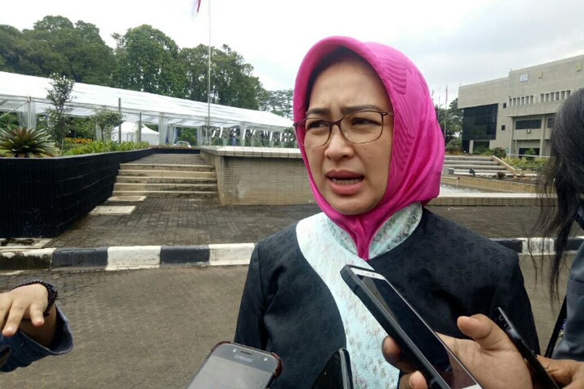 Wali Kota Tangerang Selatan Airin Rachmi Diany mengatakan, pihaknya terus berupaya dalam melakukan pencegahan banjir yang kerap terjadi di wilayah Bukit Pamulang Indah (BPI), Tangsel. Hal tersebut dikatakan pada saat berada di kawasan Puspitek, Setu, Tangerang Selatan, Kamis (30/1/2020)