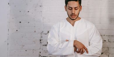 13 Rukun Sholat Lengkap Sesuai Urutan dan Penjelasannya