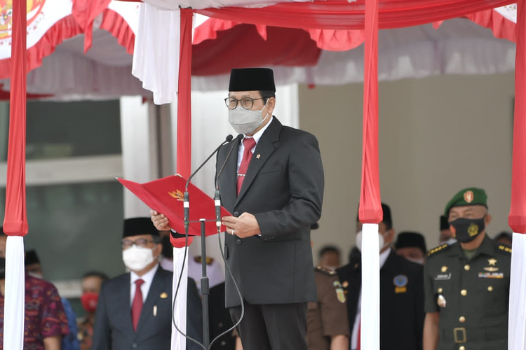Menteri Desa, Pembangun Daerah Tertinggal dan Transmigrasi (Mendes PDTT) Abdul Halim Iskandar dalam peringatan Hari Bakti Transmigrasi (HBT) Ke-70, Sulawesi Barat, Sabtu (12/12/20).