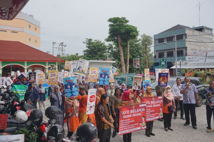 Pasar Gedhe Klaten dijadikan lokasi aksi kampanye karena ramai pengunjung.