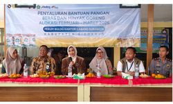 Wakil Bupati dan Ketua TP-PKK Sidoarjo Salurkan Bantuan Pangan untuk 2.052 Warga