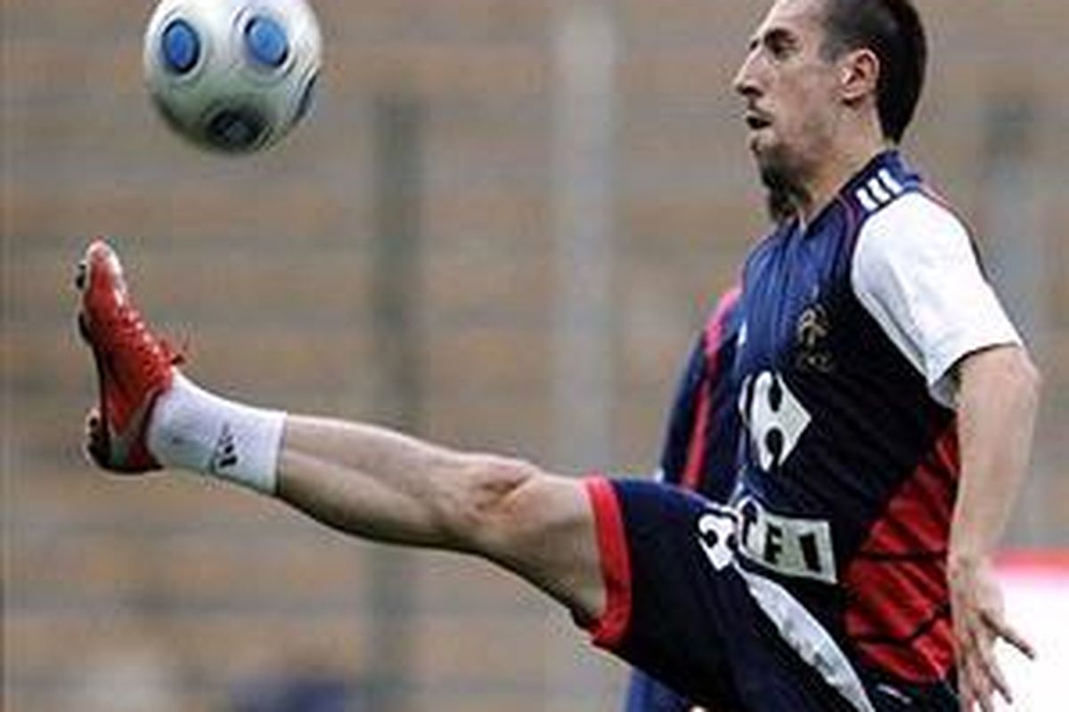 Gelandang Bayern Muenchen, Franck Ribery, juga diminati Arsenal.