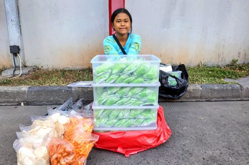 Ketekunan Siswi SMP Penjual Bakpao, Mencuri Perhatian Ancol hingga Jokowi...