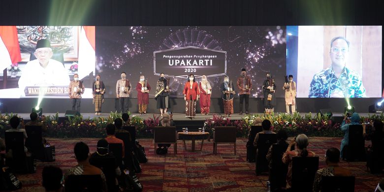Penganugerahan Penghargaan Upakarti dan Penghargaan Seleksi Desain Terbaik Indonesia (IGDS) 2020 merupakan bentuk apresiasi pemerintah kepada insan yang telah berdedikasi dalam pengembangan sektor industri kecil dan menengah (IKM) serta insan kreatif yang menciptakan desain produk industri inovatif.