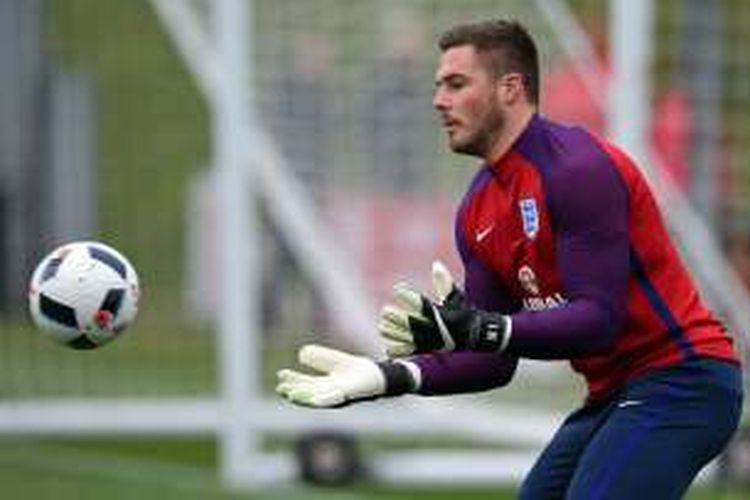 Jack Butland menjalani latihan bersama tim nasional Inggris di St George's Park, 22 Maret 2016.