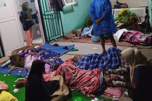 Pengungsi Banjir Sumatera Diduga Alami Keracunan Makanan dari Dapur Umum