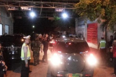 Iring-iringan Kendaraan TNI dan Polri Tiba di Nusakambangan