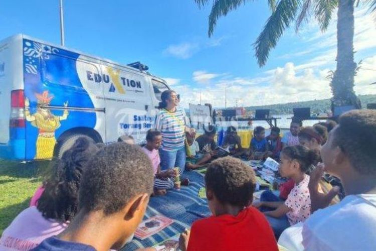 Eduxtion 'Perpustakaan Keliling' di Manokwari, Papua Barat, Senin (27/6/2022) hingga Rabu (29/6/2022). 

