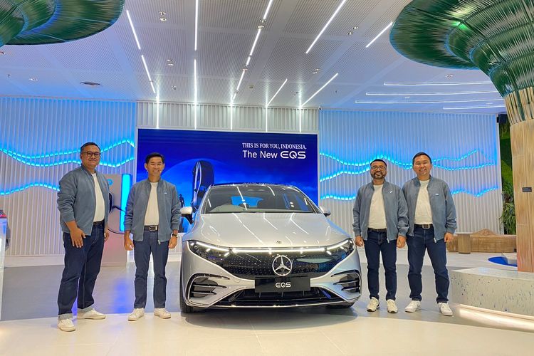 Mobil listrik Mercedes-Benz EQE dan EQS resmi meluncur