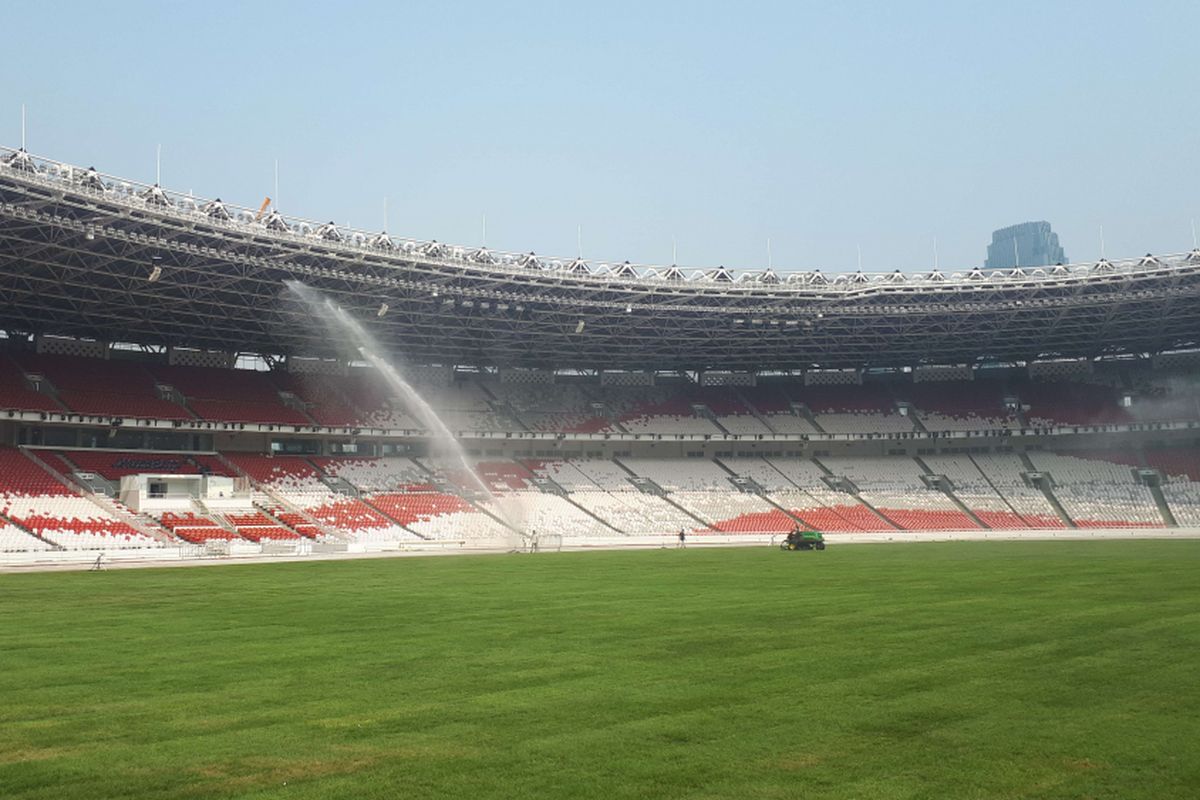 Dua hari setelah acara closing ceremony Asian Games 2018, sebagian armordeck yang terpasang di Stadion Utama Gelora Bung Karno masih belum dibongkar. Foto diambil Selasa (4/9/2018).