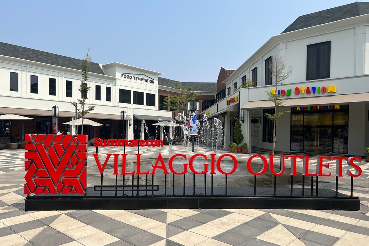 Authentic outlet di Summarecon Villaggio Outlets, Karawang, Jawa Barat
