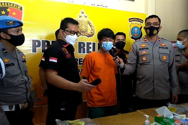 RA (22) mengaku menyesal telah memukul MFL (17) hingga tewas. Dia mengira korban adalah anggota geng motor yang mengganggu kampungnya. Dia juga sempat melayat ke rumah korban karena mengira korban meninggal karena geng motor.