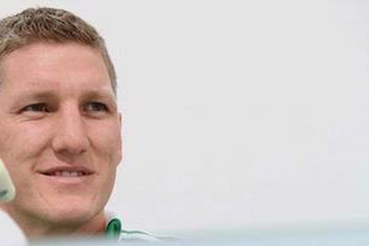 Gelandang Jerman, Bastian Schweinsteiger, pada konferensi pers, di Gdansk, Kamis (14/6/2012).