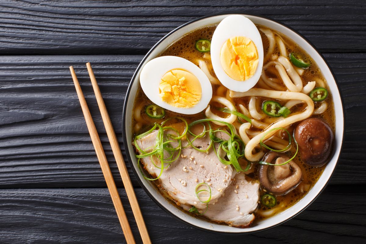 ilustrasi udon. 