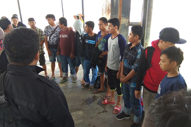 Balai Pelayanan Penempatan dan Perlindungan Tenaga Kerja BP3TKI Nunukan Kalimantan Utara memulangkan 13 TKI ilegal yang selamat dari kecelakaan kapal cepat di perairan perbatasan Malaysia pada Jumat (29/06) lalu.