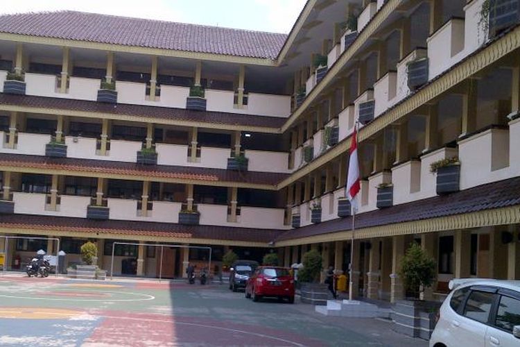 Gedung sekolah SMA Negeri 14 Jakarta.