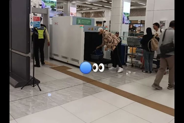 Tangkapan layar akun instagram infootball idn dalam story-nya, memperlihatkan dugaan kehadiran eks Paris Saint-Geramain (PSG) Layvin Kurzawa di KCIC Halim. Sang bintang dirumorkan akan gabung Persib Bandung di putaran kedua Super League 2025-2026.