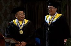 Cerita Bapak dan Anak Diwisuda Bareng di Unair, Dapat Pembimbing Sama