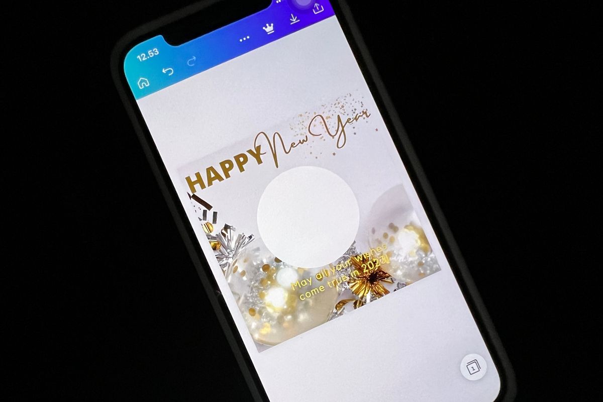 Tampilan aplikasi Canva yang bisa dipakai untuk membuat Twibbon tahun baru 2023 sendiri di HP.