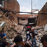 Rumah 3 Lantai Tiba-tiba Roboh, Penghuni Keluar Beberapa Detik Sebelum Ambruk