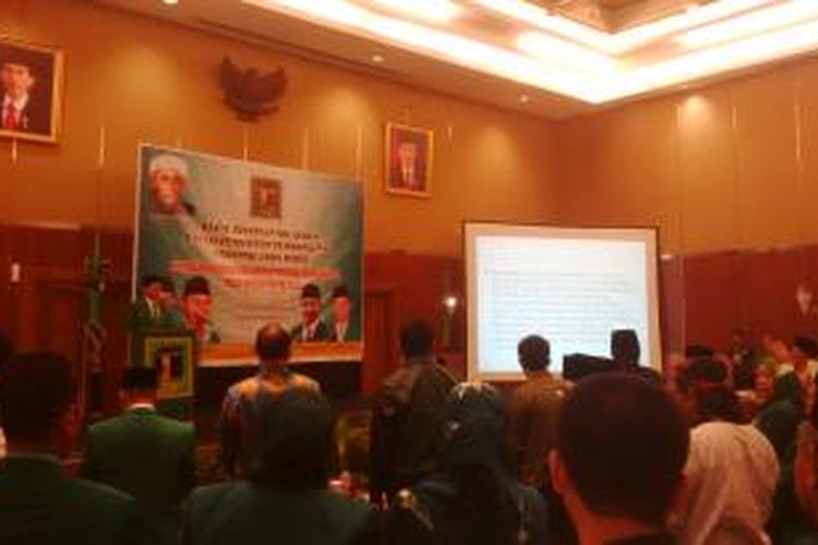 Ketua Umum PPP hasil Muktamar Jakarta, Djan Faridz, saat berpidato di hadapan kader PPP di Bandung, Jawa Barat, Minggu (8/11/2015). 