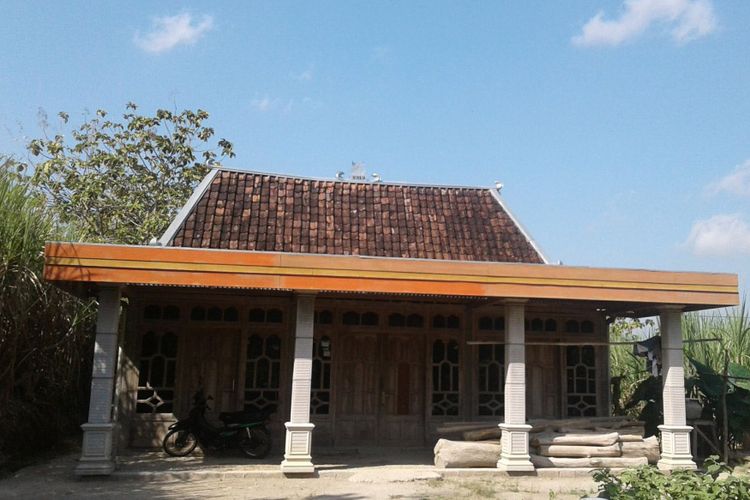 Rumah adat Limasan asal Jawa Tengah.