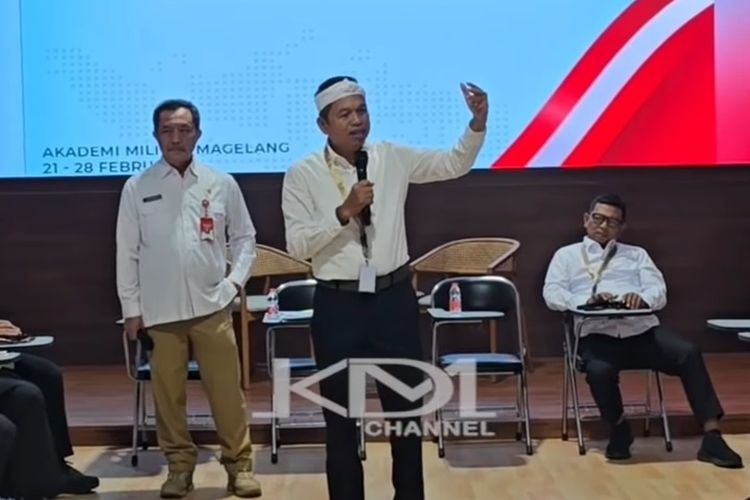 Gubernur Jawa Barat Dedi Mulyadi saat diskusi kelas Retreat Magelang, Jawa Tengah, Rabu (26/2/2025).