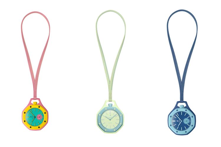 AP x Swatch Royal Pop Collection varian OTG Roz (kiri), Blaue Acht (tengah), dan Lan Ba (kanan).