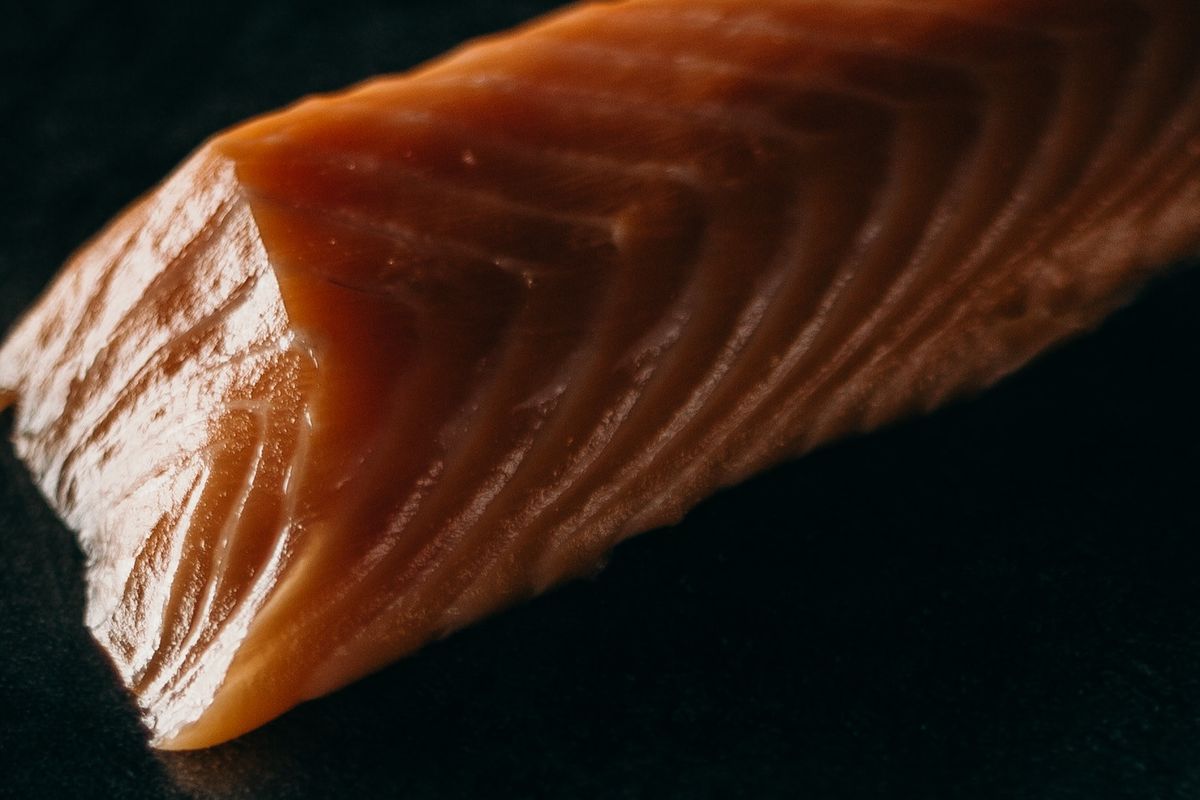 Daging ikan salmon.