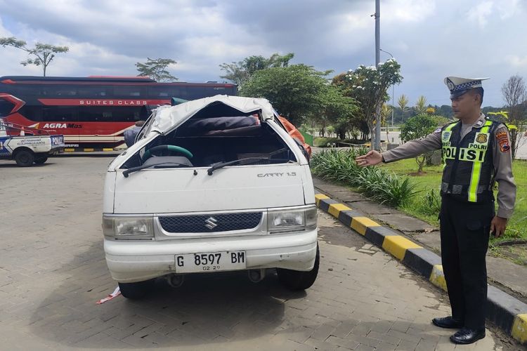 Kecelakaan di Tol Semarang-Solo, Pengemudi Pikap Meninggal Usai Tabrak Median Jalan