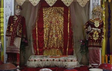 5 Tradisi Nikah Berbagai Daerah, dari Kawin Culik hingga Kawin ...