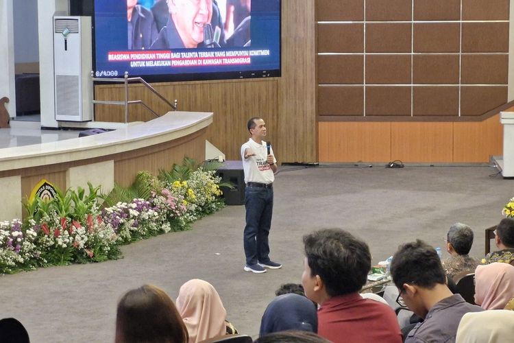 Menteri Transmigrasi RI Iftitah Sulaiman mengisi kuliah umum di Universitas Diponegoro (Undip) pada Jumat (31/10/2025).