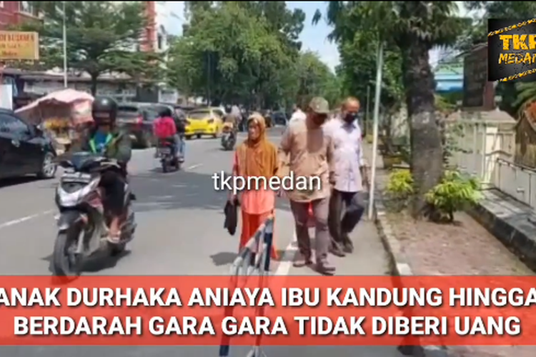 Tangkapan layar video unggahan di akun Instagram @tkpmedan memperlihatkan nenek Suryati berjalan mendatangi Polrestabes Medan untuk membuat laporan terkait penganiayaan yang dilakukan anaknya. Pada Senin pagi, anaknya melemparkan Hp ke arahnya yang membuat keningnya berdarah karena tidak diberi uang. Perlakuan semacam ini bukan yang pertama kali terjadi.
