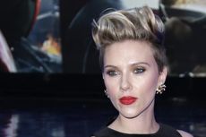 Scarlett Johansson Buka Kedai Popcorn