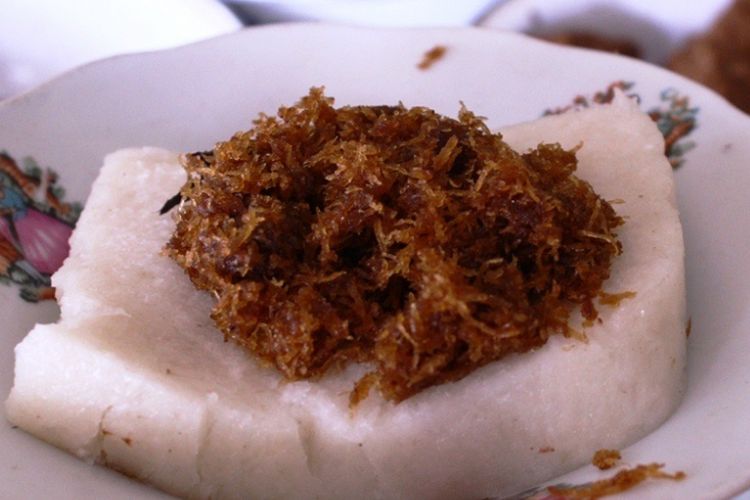Jadah, merupakan makanan khas dari daerah pegunungan dataran tinggi Selo, Boyolali, Jawa Tengah, diantara Gunung Merapi dan Gunung Merbabu.