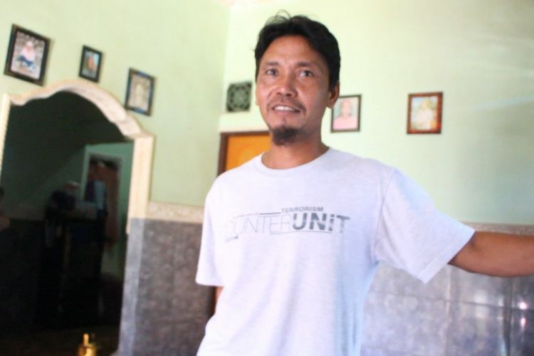 Amaq Sinta tengah berada di rumahnya di Dusun Matek Maling, Desa Ganti, Lombok Tengah, Kamis (14/4/2022), Amaq Santi masih berharap bisa terbebas dari segala.tuduhan dan tidak lagi menjadi tersangka.