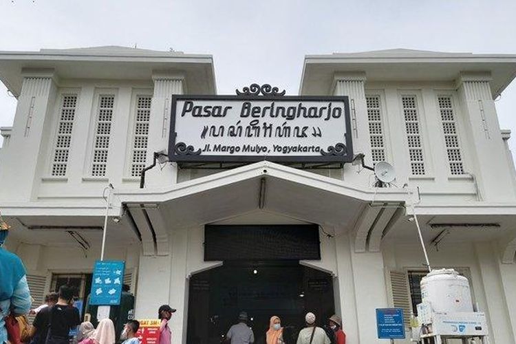 Suasana Pasar Beringharjo Yogyakarta, Senin (23/5/2022) siang. 