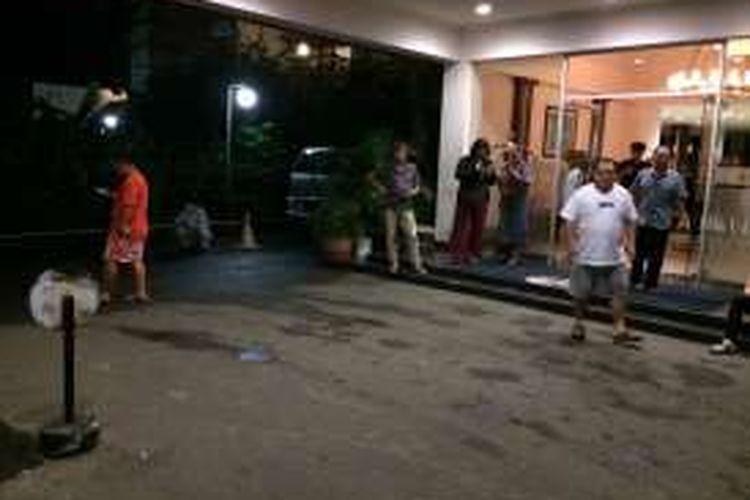 Tamu Hotel Oasis di Leung Bata, Banda Aceh berhamburan keluar saat gempa mengguncang pada Rabu (7/12/2016) pagi sekitar pukul 05.03 WIB.