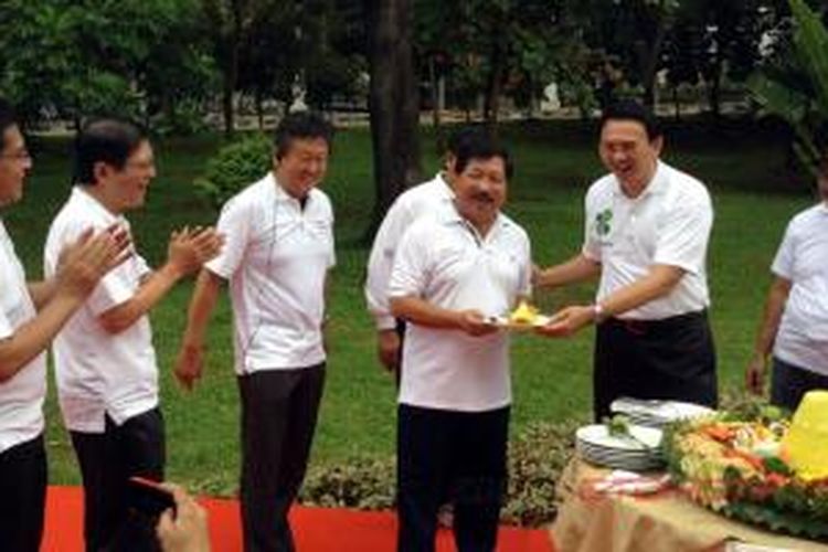 Peresmian Taman Semanggi dengan prosesi pemotongan tumpeng.